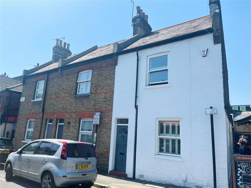 2 bed Mid Terraced House for rent in London. From Townends Ealing