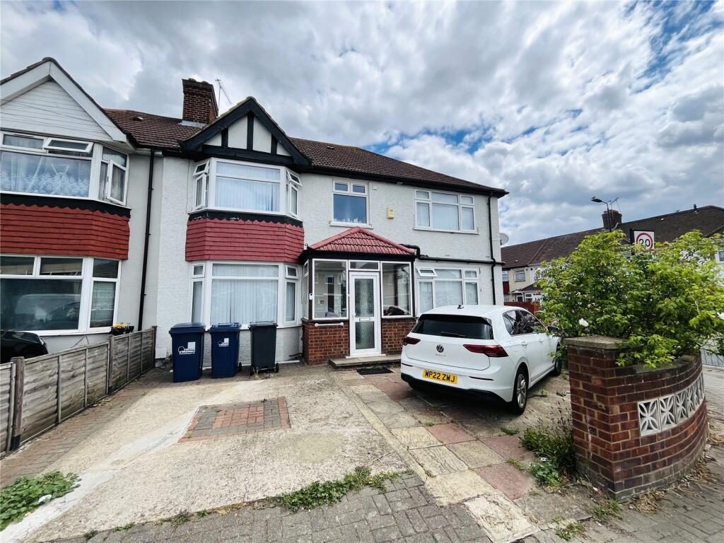 1 bed Semi Detached for rent in Southall. From Townends Ealing 1 bed Semi Detached for rent in Southall. From Townends Ealing