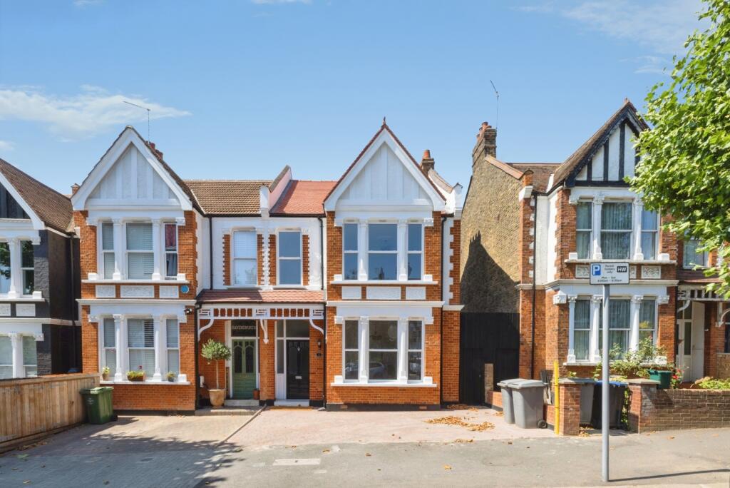 5 bed Semi Detached for rent in London. From Townends Ealing
