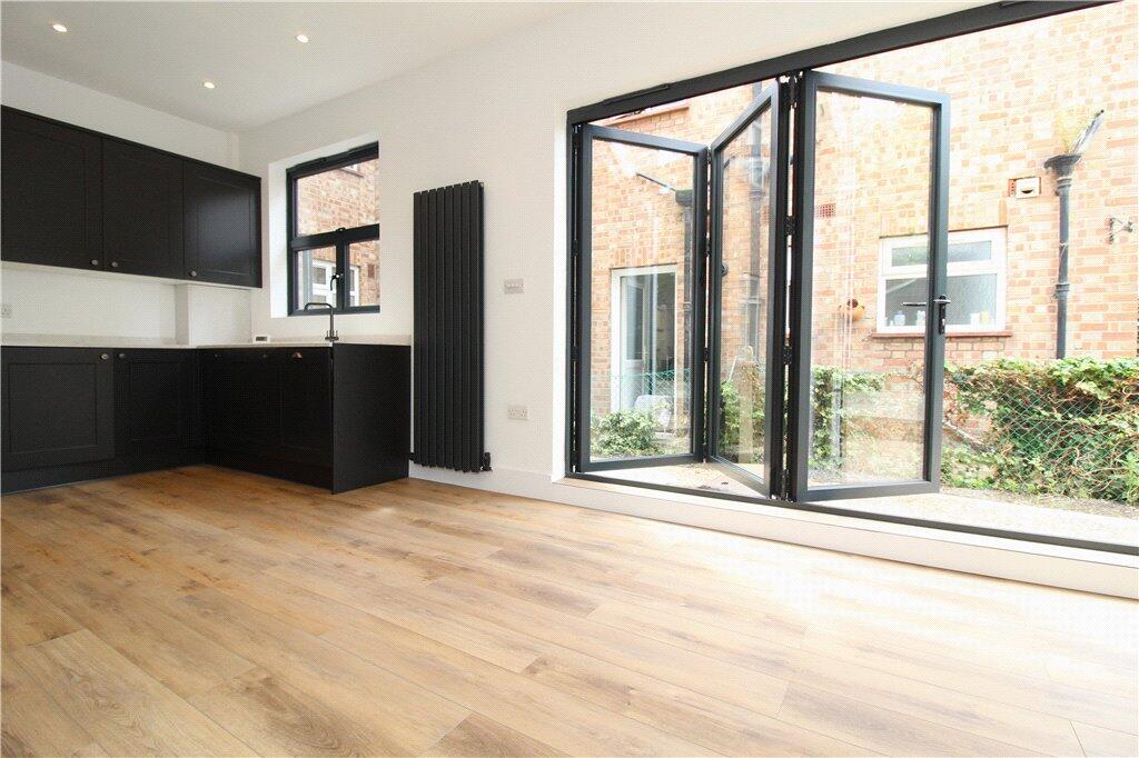 2 bed Apartment for rent in Brentford. From Townends Ealing