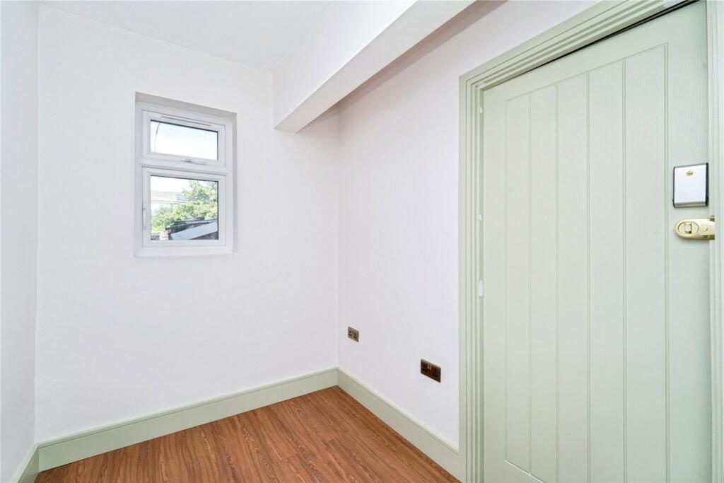 1 bed House Share for rent in Northolt. From Townends Ealing