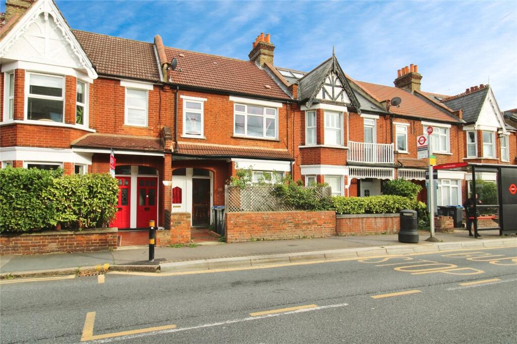 2 bed Apartment for rent in London. From Stirling Ackroyd Lettings - Earlsfield - Lettings