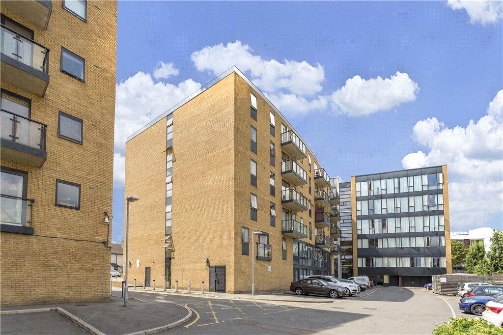 1 bed Apartment for rent in Wimbledon. From Stirling Ackroyd Lettings - Earlsfield - Lettings