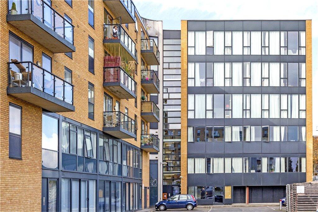 4 bed Studio for rent in Wimbledon. From Stirling Ackroyd Lettings - Earlsfield - Lettings