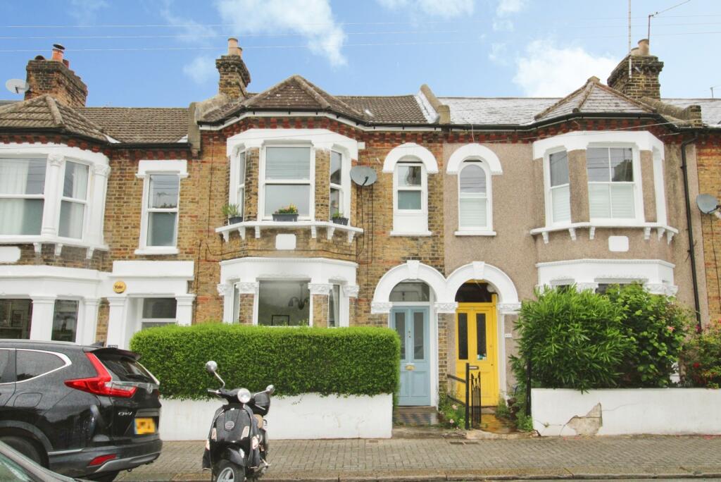 2 bed Apartment for rent in London. From Stirling Ackroyd Lettings - Earlsfield - Lettings