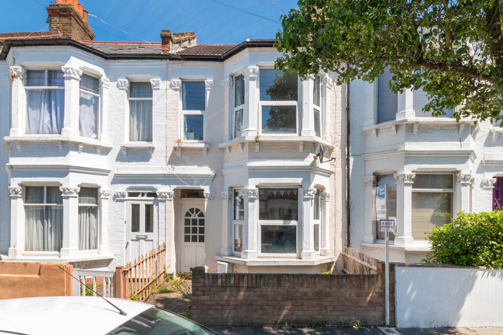 4 bed Mid Terraced House for rent in Merton. From Stirling Ackroyd Lettings - Earlsfield - Lettings