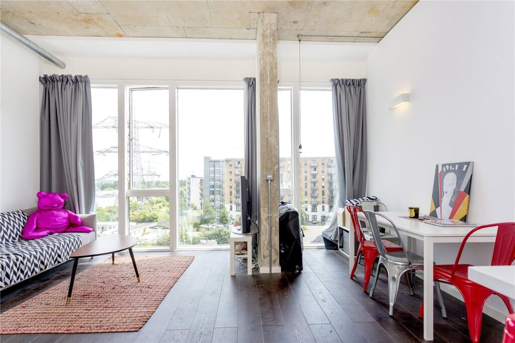 4 bed Studio for rent in Wimbledon. From Stirling Ackroyd Lettings - Earlsfield - Lettings
