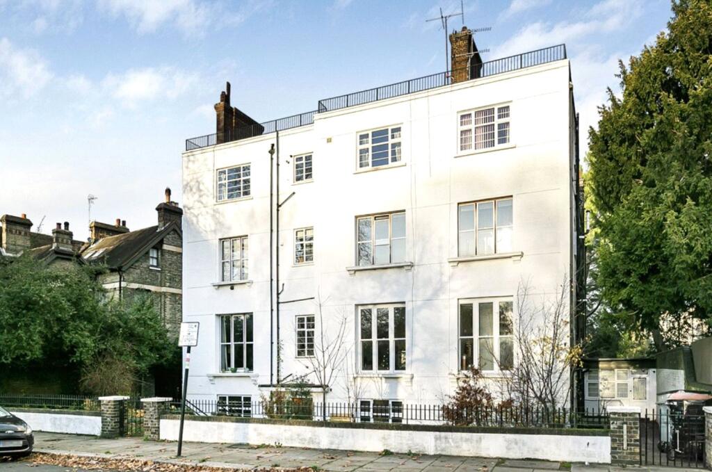 2 bed House (unspecified) for rent in Wandsworth. From Stirling Ackroyd Lettings - Earlsfield - Lettings