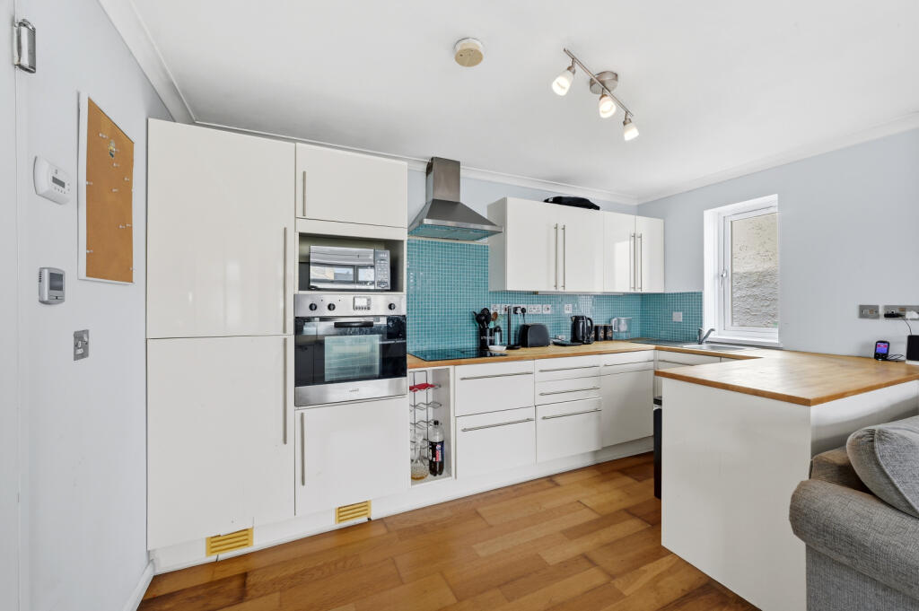 1 bed Apartment for rent in London. From Hawes & Co - Wimbledon 1 bed Apartment for rent in London. From Hawes & Co - Wimbledon