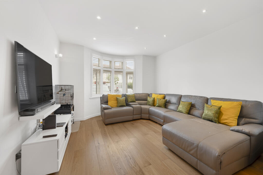 5 bed Detached for rent in Merton. From Hawes & Co - Wimbledon 5 bed Detached for rent in Merton. From Hawes & Co - Wimbledon