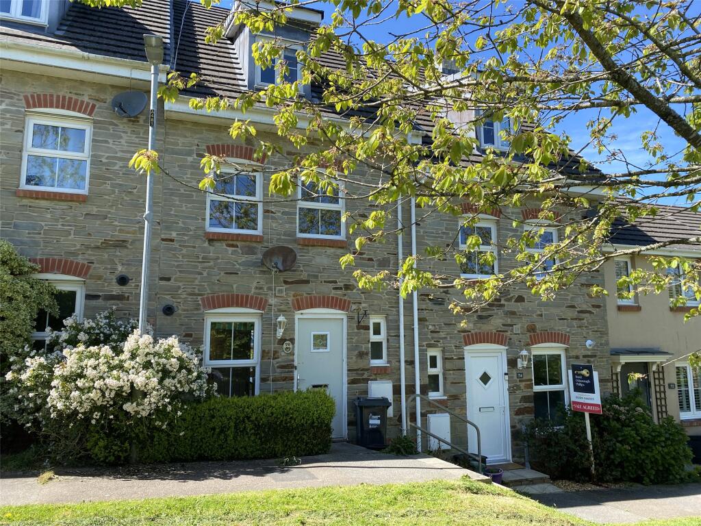 3 bed Mid Terraced House for rent in Bodmin. From Webbers Property Services - Bodmin