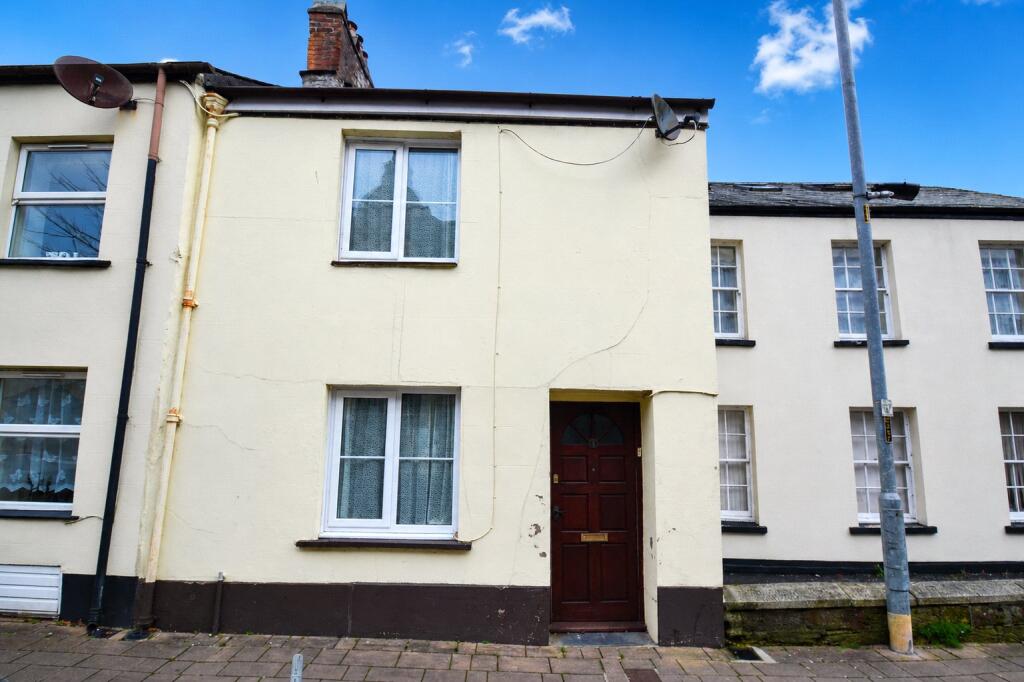 2 bed Mid Terraced House for rent in Bodmin. From Webbers Property Services - Bodmin 2 bed Mid Terraced House for rent in Bodmin. From Webbers Property Services - Bodmin