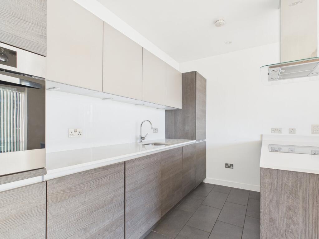 2 bed Apartment for rent in Staines-upon-Thames. From The Frost Partnership - Staines - Lettings