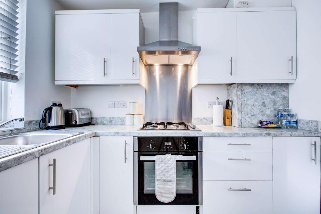 3 bed Mid Terraced House for rent in Staines-upon-Thames. From The Frost Partnership - Staines - Lettings 3 bed Mid Terraced House for rent in Staines-upon-Thames. From The Frost Partnership - Staines - Lettings