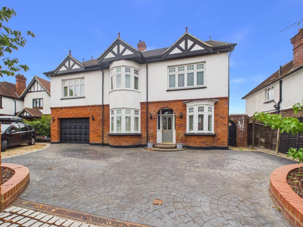 7 bed Detached for rent in Staines-upon-Thames. From The Frost Partnership - Staines - Lettings 7 bed Detached for rent in Staines-upon-Thames. From The Frost Partnership - Staines - Lettings