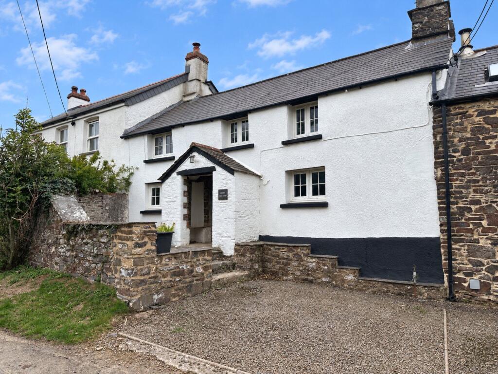 3 bed Mid Terraced House for rent in Wainhouse Corner. From Webbers Property Services - Bude