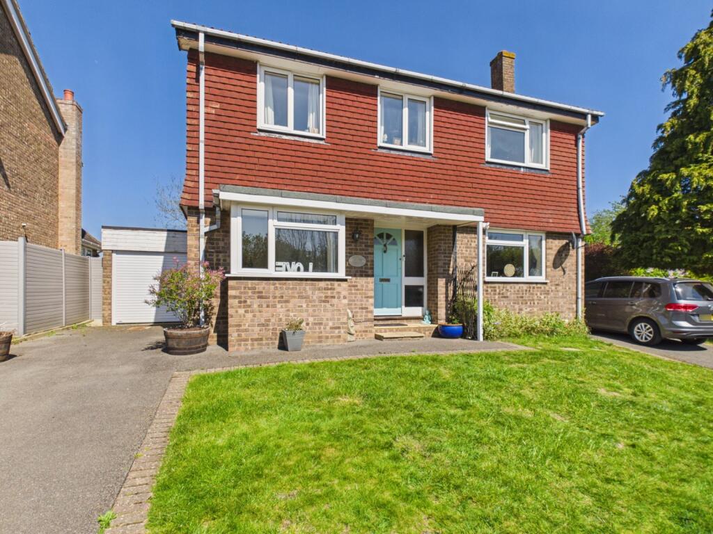 4 bed Detached for rent in Amersham. From The Frost Partnership - Amersham