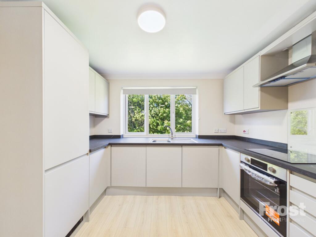 2 bed Apartment for rent in Hitchambury. From The Frost Partnership - Burnham