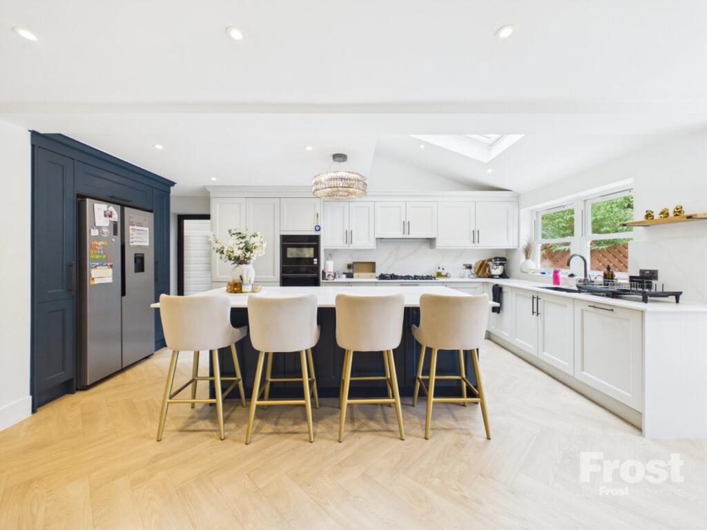 5 bed Detached for rent in Hitchambury. From The Frost Partnership - Burnham 5 bed Detached for rent in Hitchambury. From The Frost Partnership - Burnham