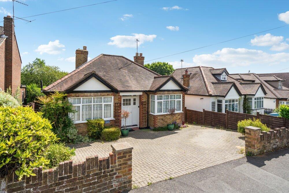 3 bed Bungalow for rent in Horn Hill. From The Frost Partnership - Chalfont St Peter