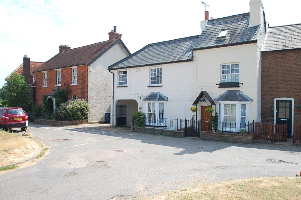 3 bed End of Terrace for rent in Gerrards Cross. From The Frost Partnership - Chalfont St Peter 3 bed End of Terrace for rent in Gerrards Cross. From The Frost Partnership - Chalfont St Peter