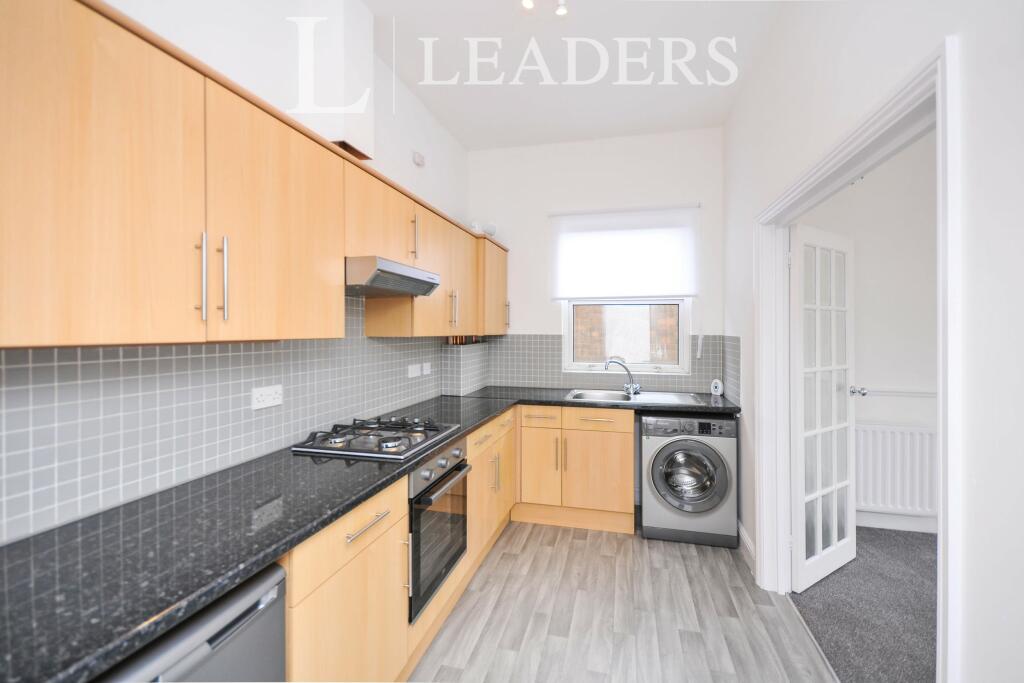 2 bed Apartment for rent in Catford. From Leaders - Lewisham