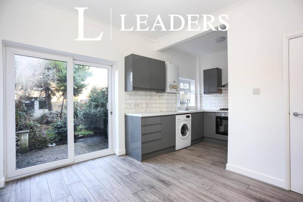 3 bed Mid Terraced House for rent in Lewisham. From Leaders Lettings - Lewisham