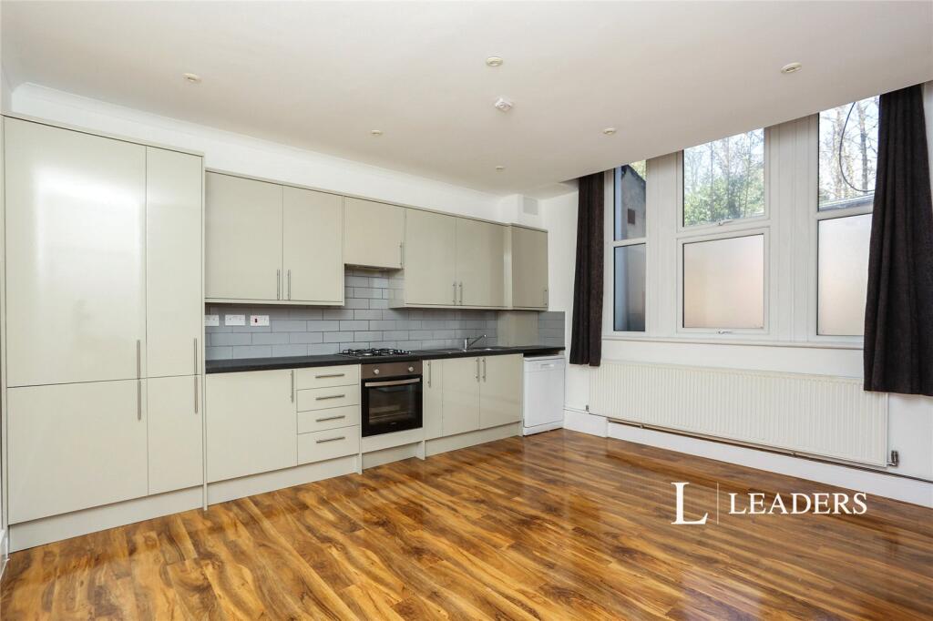 1 bed 1st Floor Flat for rent in London. From Leaders Lettings - Lewisham