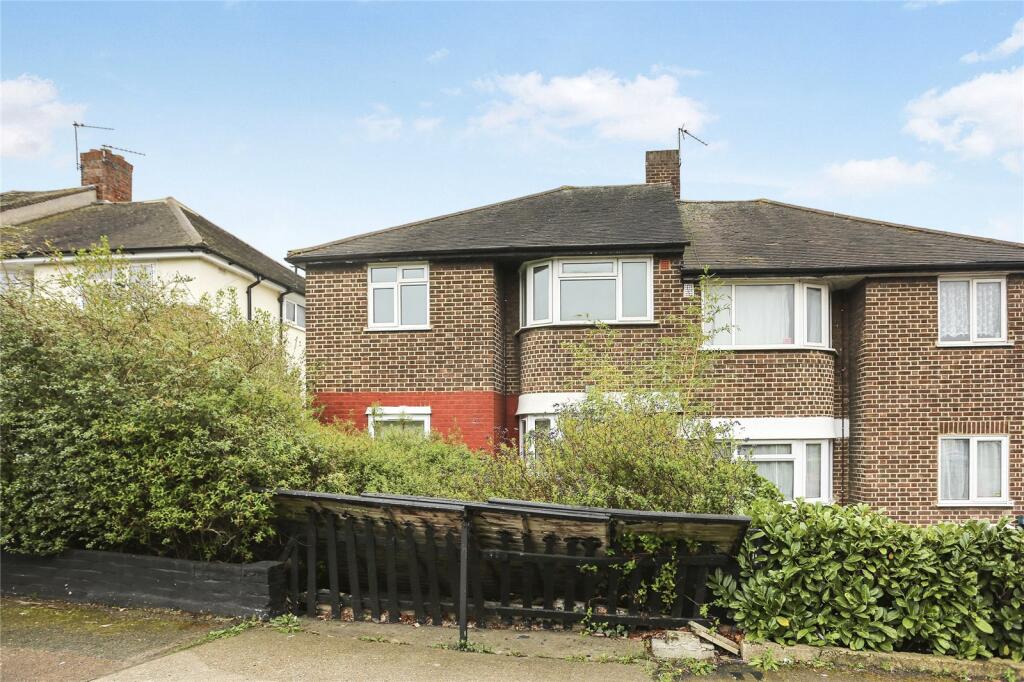 2 bed Detached for rent in Catford. From Leaders Lettings - Lewisham