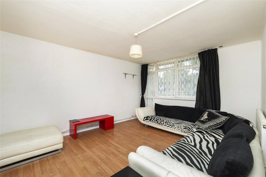 1 bed 1st Floor Flat for rent in Woolwich. From Leaders Lettings - Lewisham