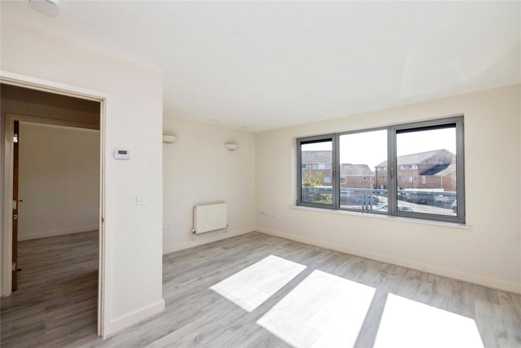 1 bed 1st Floor Flat for rent in Woolwich. From Leaders Lettings - Lewisham