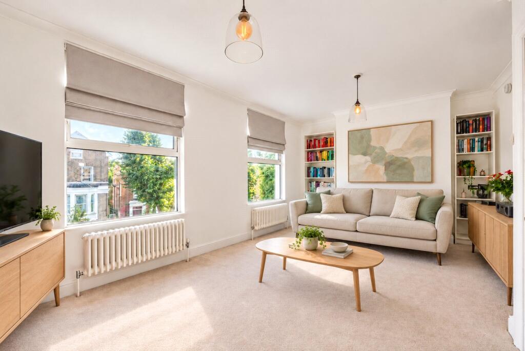 2 bed 1st Floor Flat for rent in London. From Leaders Lettings - Lewisham