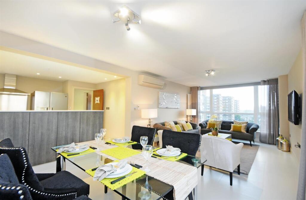 3 bed 1st Floor Flat for rent in London. From Plaza Estates - Marble Arch