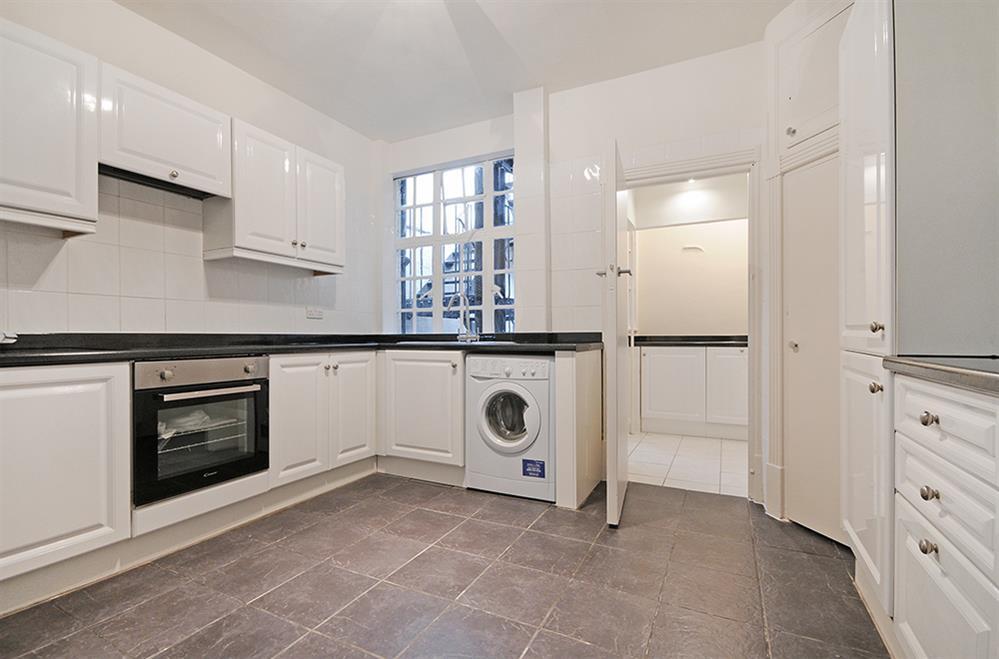 5 bed 1st Floor Flat for rent in London. From Plaza Estates - Marble Arch