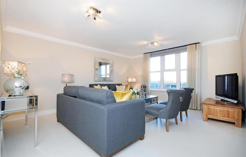3 bed 1st Floor Flat for rent in Hampstead. From Plaza Estates - Marble Arch