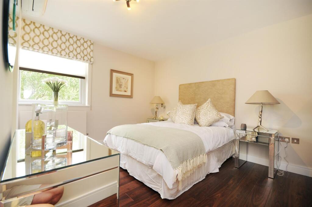 3 bed 1st Floor Flat for rent in London. From Plaza Estates - Marble Arch