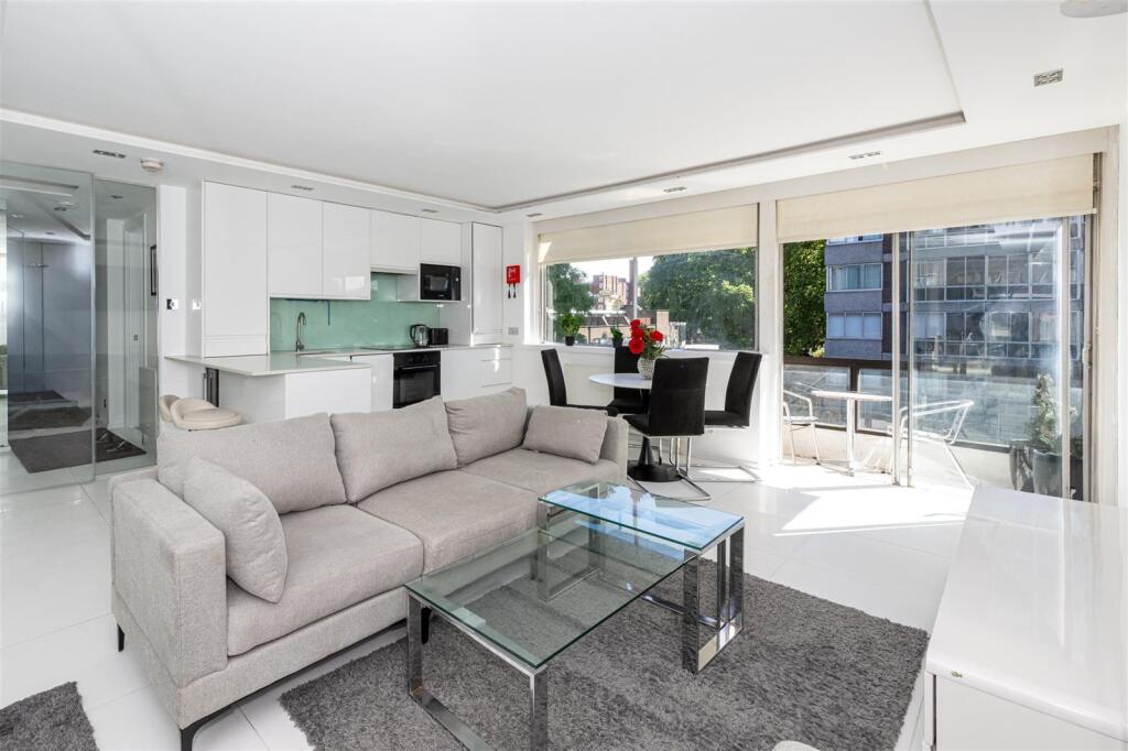 2 bed 1st Floor Flat for rent in London. From Plaza Estates - Marble Arch