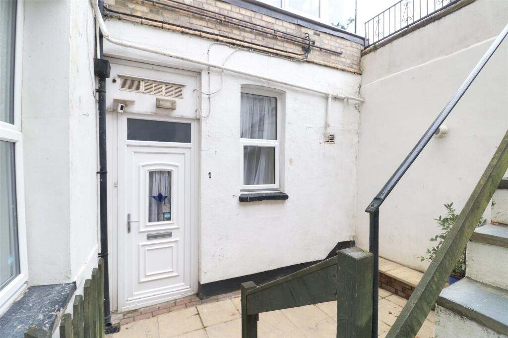 1 bed Apartment for rent in Ilfracombe. From Webbers Property Services - Ilfracombe