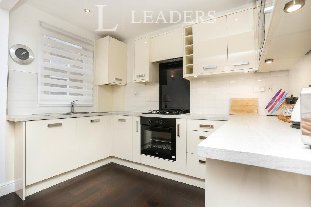 2 bed Apartment for rent in Penge. From Leaders - Forest Hill