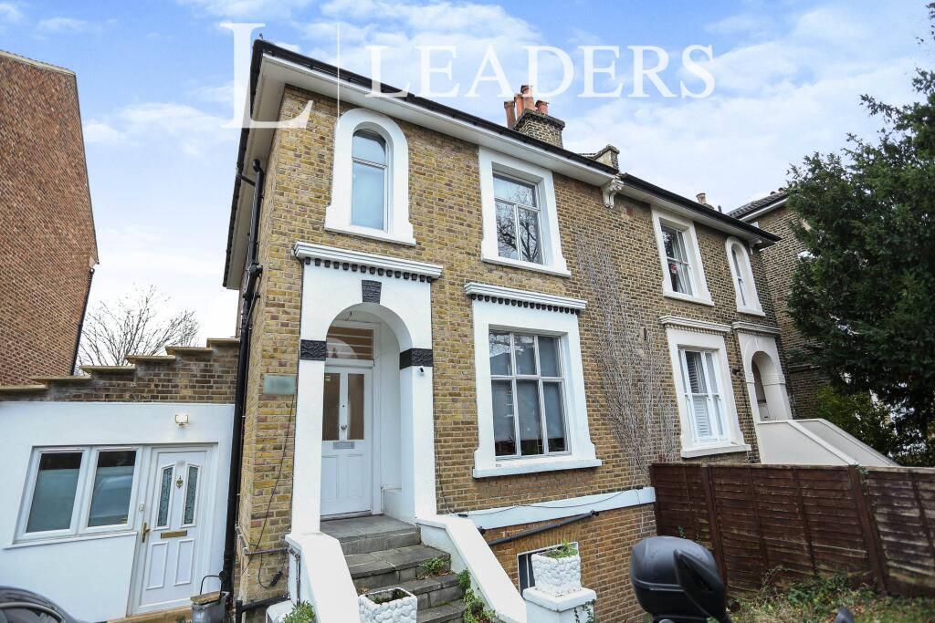 2 bed Maisonette for rent in Catford. From Leaders (Forest Hill)
