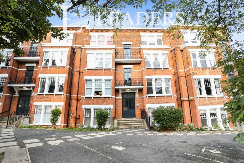 2 bed 1st Floor Flat for rent in London. From Leaders Sales - Forest Hill