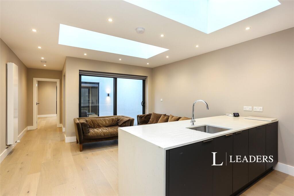 1 bed 1st Floor Flat for rent in London. From Leaders Sales - Forest Hill 1 bed 1st Floor Flat for rent in London. From Leaders Sales - Forest Hill