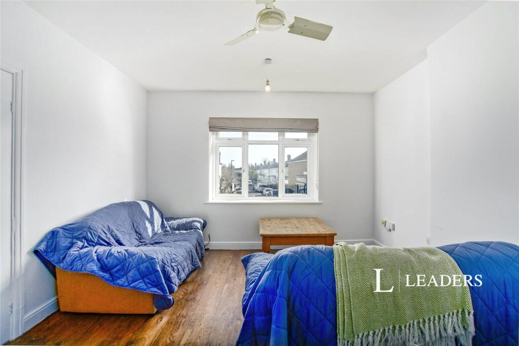 2 bed 1st Floor Flat for rent in Streatham. From Leaders Sales - Forest Hill