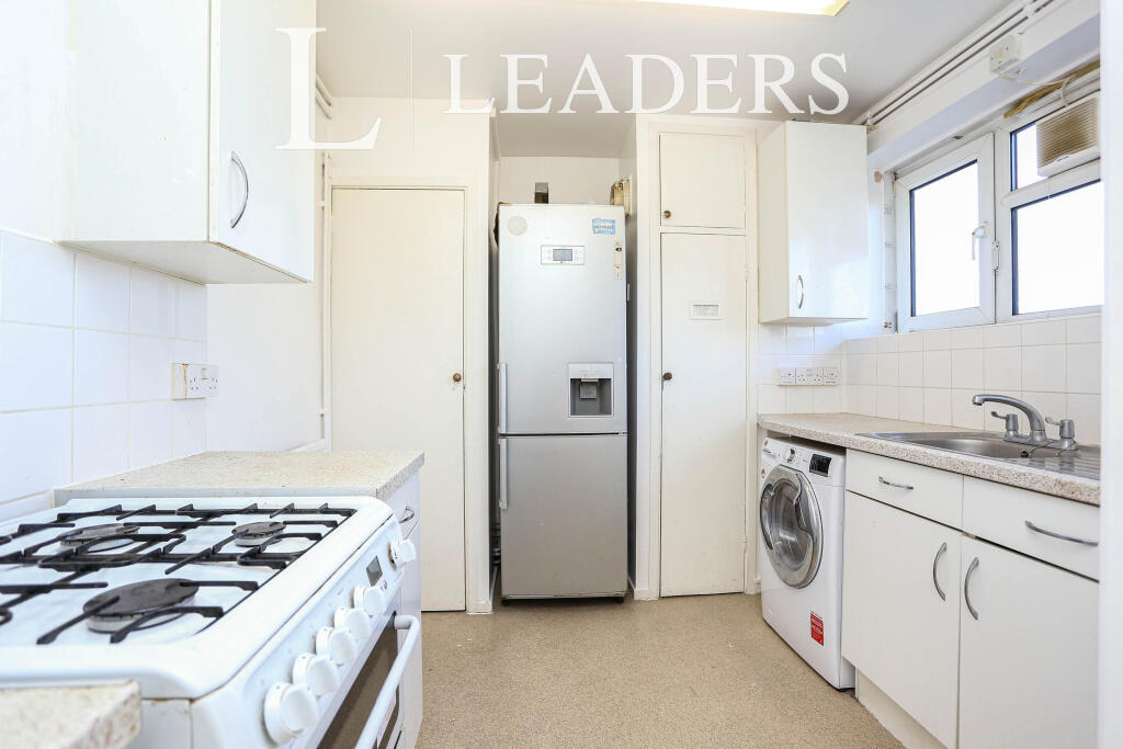 1 bed Detached for rent in Penge. From Leaders Sales - Forest Hill 1 bed Detached for rent in Penge. From Leaders Sales - Forest Hill