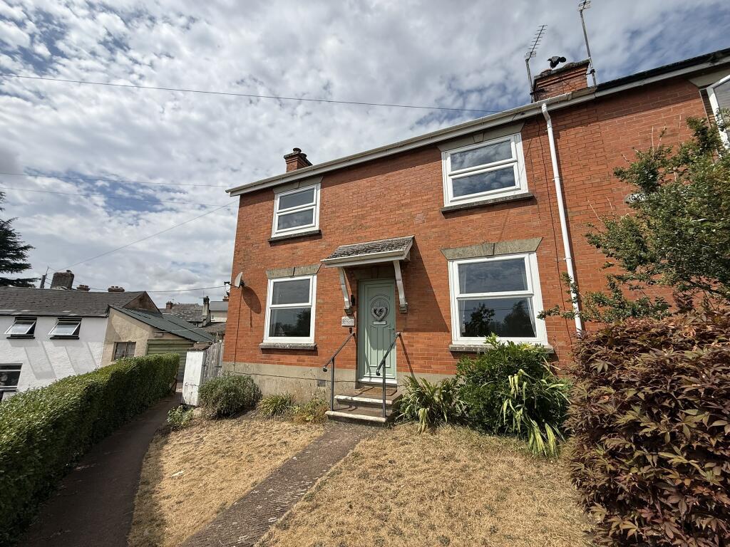 2 bed End of Terrace for rent in Cullompton. From Webbers Property Services - Wellington 2 bed End of Terrace for rent in Cullompton. From Webbers Property Services - Wellington