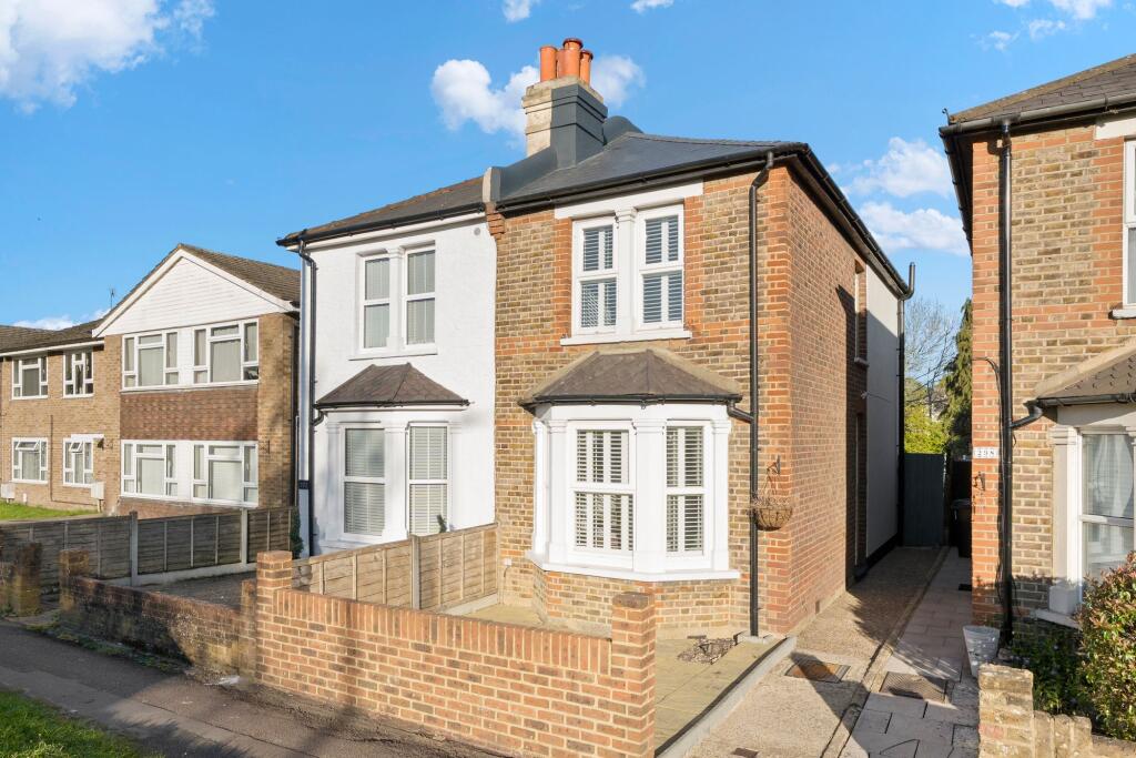 2 bed Semi Detached for rent in Leatherhead. From Grosvenor Billinghurst - Cobham