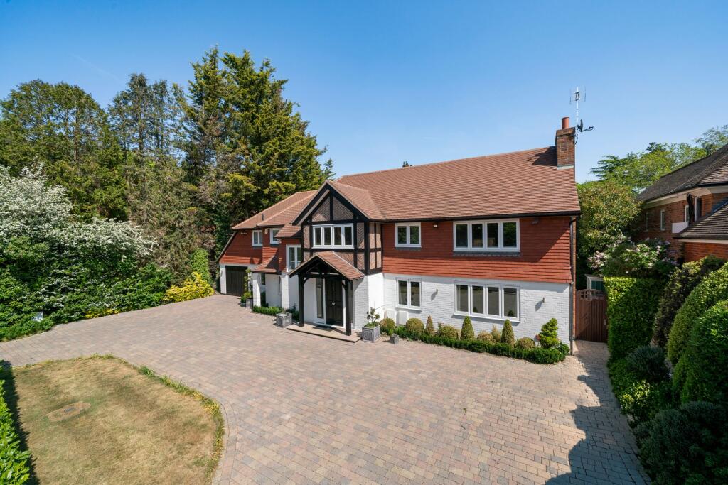 6 bed Detached for rent in Stoke D'Abernon. From Grosvenor Billinghurst - Cobham