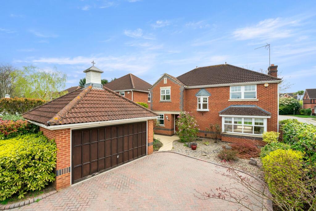 4 bed Detached for rent in Stoke D'Abernon. From Grosvenor Billinghurst - Cobham