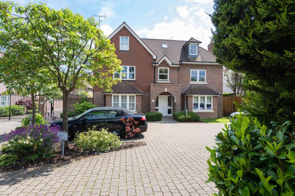 2 bed Apartment for rent in Esher. From Grosvenor Billinghurst - Cobham 2 bed Apartment for rent in Esher. From Grosvenor Billinghurst - Cobham
