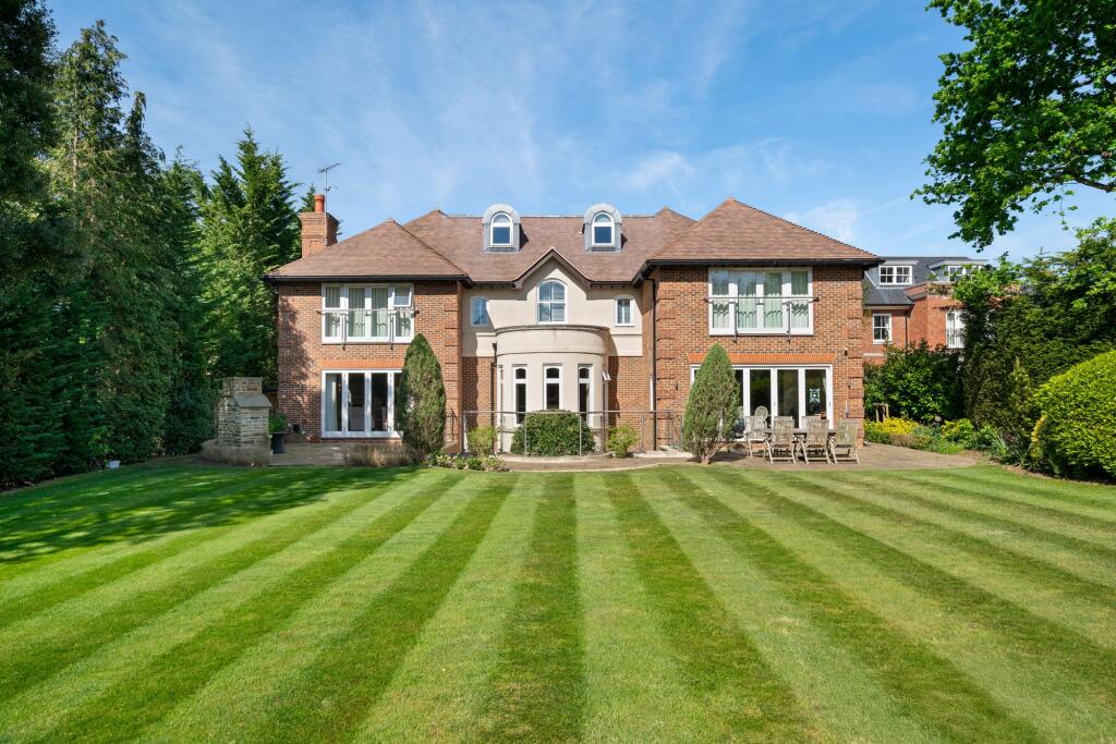 5 bed Detached for rent in Stoke D'Abernon. From Grosvenor Billinghurst - Cobham 5 bed Detached for rent in Stoke D'Abernon. From Grosvenor Billinghurst - Cobham